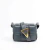 Tote Evening Claassic Cassettes Mini Boteega Lady Bags Luxury Liten Venet Bag Axel Designer 2023 Woven Plaid Belt Mouth Packet S A813