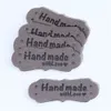 Feestdecoratie handgemaakte lederen labels microvezel kleurrijk met liefde harten in reli￫f gehaakte tags met gaten voor knutselen breien naaimutsen portemonnees kleding xb1