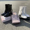 2022 Damenstiefel Glattleder Oxford Winterschuhe Knöchel Halb Schwarz Weiß Braun Reißverschluss Herrenmode Plattform Schneestiefel Niedrige Fersenschuhe mit Schnalle