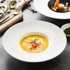 ألواح أوروبية السيراميك الغربي حساء الحساء القش قش الطبق الفاخر الأسود والأبيض جولة الفاكهة سلطة أدوات المائدة