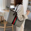 V￥ren nytt mode Big enkel stor kapacitet Kvinnor Sling Single Shoulder Messenger Bag Mother Bag Pures Sale