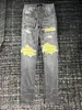 Jeans da uomo di qualità HM601 Distressed Jeans da motociclista da motociclista Rock Skinny Slim Striscia con foro strappato Ricamo serpente alla moda Denim p218j