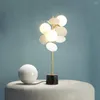 Lampes de sol Lampe LED moderne Pétale Lumières minimalistes pour salon Chambre à coucher Salle à manger Art Décor Étude de chevet Net Rouge Ins Table