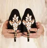 Gorąca marka zamszowe kobiety Pumps Luksusowe dżerowe metalowe buty ślubne z kwiatami