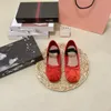100% Designer de couro DeLuxe Sapatos de balé feminino com fivela de fivela de fivela plana solas macias de salto baixo Supotos de estampa leve Slip-On 01