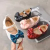 Chaussures plates printemps-automne pour filles, avec nœud papillon Mary Janes, en cuir verni, robe pour bébé, spectacle de danse de princesse, pour tout-petits