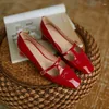 Klänningskor Spring/Autumn Women Patent Leather Solid Color T-formade spännepumpar Square Toe Chunky Heel Versatile Mary Jane för
