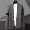 Maglioni da uomo Maglieria Righe a contrasto Cardigan lavorato a maglia Maglione sottile manica lunga uomo Cappotto indumento maschile Hombre Botones