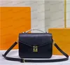 5a klassiska mode axelväskor messenger äkta läder kvinnors väska mynt handväska handväska präglad blommig crossbody väska totes 40780