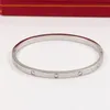 Luxurys Designers Bracciale in acciaio Bracciale con ciondoli da donna Tendenza moda tempestato di diamanti Braccialetti di qualità Gioielli regalo boutique Buono bello carino