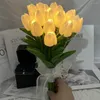 Dekorative Blumen LED-Licht verwelken nicht, gefälschte Tulpen-Blumen-Arrangement-Tischdekoration für Hochzeit