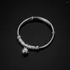 Bangle elegante vrouwen sieraden verzilverde armband kristallen ball bel hanger manchet