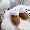 Aus nuevas Botas para la nieve Zapatillas de suela gruesa Botas Botas cálidas Zapatos de gamuza Minimujeres cortas clásicas Mantener caliente Hombre Mujer Felpa Casual Castaño Gris