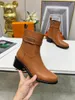 Designers femininos botas de couro Martin tornozelo Chaelsea Boot Fashion Wave Colored Rubbered Solasle