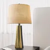 Lampade da tavolo Oro americano per camera da letto Lampada da comodino Studio Lampada da scrivania moderna in tessuto a Led Comodino Illuminazione Decorazioni per la casa