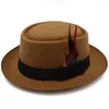 Bérets Hommes Femmes Laine Plume Bande Pork Pie Chapeaux Rétro Fedora Trilby Sunhat Street Style Caps Party Voyage Extérieur Taille US 7 1/4 UK L