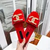 Luxe Designer Dames Slippers Mode Strass Gesp Platte Hak Leren Sandalen Casual Vakantie Strand Flip-Flops Met Doos 35-42