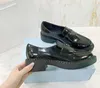 Elbise Ayakkabı Moda İngiliz Stili Retro Parlak Deri Yuvarlak Başlı Lefu Ayakkabı Derek Ayakkabı Üçgen Kare Kalın Topuk Konforu Düz Sneaker