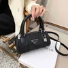 Purse Jorge Autumn and Winter New Handbag Women's 2022 One Shoulder Messenger Bag Leisure Nylon Cylinder Bag liten väska