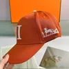 Kadın Tasarımcı Beyzbol Kapakları Yaz Lüks Kovboy Kapı Şık Erkek Klasik Güneş Top Kapakları Moda Kova Şapkası Sports Casquette Out209p