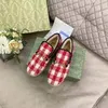 Ontwerpers Buckle Loafers Flat Women Strozolen met geruite fluweelschoen dubbele g rood en groen gestreepte lint leerzolen Hak vouwslijtage ontwerp loafer 01