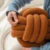 Cushiondecoratif Yastık Kabarcığı Öpücük Düğümlü Peluş Top Tasarım Yuvarlak At Bel Sırt Yün Yemleme Kanepe Dekorasyon Bebek Oyuncaklar Çocuklar İçin 221109