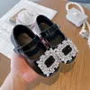 Sneakers Girl's Mary Janes Spring Spring Luxo Diamante Patente Casamento Casamento Sapatos Princesa Luz suave 26-36 Ver￣o para meninas 221109