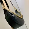 Femmes fourre-tout oreiller aisselles sac demi-lune matelassé cuir de veau chaîne Alphabet broderie florale Totes Designer sac à main femmes F2505