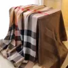 Sciarpa di design Sciarpa scozzese classica per uomo e donna Sciarpe invernali Scialli da donna Designer di nappe in lana e cashmere