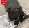 Designer de luxe pour femmes Sacs à bandoulière unique Sac à main en nylon Trois-en-un Best-seller Fashion Crossover Bag Factory Low Price Ventes directes