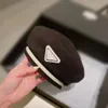 2022 Nieuwe wollen schilder Han Edition Hat Triangle Beret Caps Qiu Dong