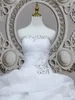 Abiti da sposa in organza senza spalline con lacci sul retro Abiti da sposa con strascico di corte in rilievo