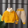 衣料品セット冬の秋の男の子の服フルスリーブソリッドパーカーパンツ2pcsset cotton situits子供幼児ブランドトラックスーツ221110