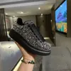 Femmes Hommes Chaussures Baskets De Luxe Designer Sneaker Couleur Soie Cuir De Vachette Strass Livrer mkjkkk000001