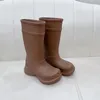 Designer Rain Boots Cross Triples gummi runda huvudet lyxigt vattentäta kvinnor startar europeiska amerikanska modestövlar med tjocka sulor storlek 35-452192474