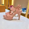 2023 Designer luxe Super talons hauts sandales femmes classiques femmes en cuir couleur pure chaussures décontractées ladys sexy matériel v boucle talons aiguilles creux sandale à bout ouvert