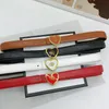 Designers de moda cintos para mulheres letra dourada cinturão de luxo de couro couro couro 4 cores amor amizade manual fivela lisa g22111105