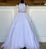 Crystals Girl Pageant Dress 2023 con Cape Ballgown AB Stone White Chiffon Little Kid Birthday Vestido de fiesta formal Niño adolescente Preadolescente Halter Neck Keyhole ritze roise