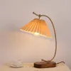 Bordslampor franska ljus lyxiga s￤ngen sovrum lampa medeltida dimning hemvistelse elamerikansk retro glas veckad skrivbord konstdekor
