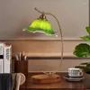 Bordslampor franska ljus lyxiga s￤ngen sovrum lampa medeltida dimning hemvistelse elamerikansk retro glas veckad skrivbord konstdekor