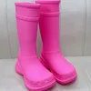 Designer Rain Boots Cross Triples gummi runda huvudet lyxigt vattentäta kvinnor startar europeiska amerikanska modestövlar med tjocka sulor storlek 35-452192474