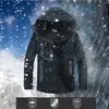 Наружные куртки альпинизм Softshell в пешеходные капюшоны.