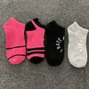 NOUVEAU Chaussettes multicolores à la cheville avec étiquettes en carton Cheerleaders de sport Noir rose Chaussette courte Filles Femmes Coton Chaussettes de sport Skateboard Sneaker FY7266