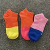 NOUVEAU Chaussettes multicolores à la cheville avec étiquettes en carton Cheerleaders de sport Noir rose Chaussette courte Filles Femmes Coton Chaussettes de sport Skateboard Sneaker FY7266