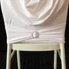 椅子は、ブライダルシャワーの結婚式の装飾のためにバランスとダイヤモンドバンドを備えた10pcsの白いスパンデックスチェアバリバックカバー