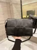 Einkaufstaschen Schulter Frauen Messenger Handtasche Klassische Logo Verzierung Hohe Qualität Persönlichkeit Mode Unterarm Leder Weiche Geldbörsen Brieftasche 1104