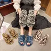 Pantofole Autunno e Inverno New Open Toe Net Pantofole in cotone con stampa leopardata rossa Pantofole in cotone Fashion Indoor Fur for Women 0930
