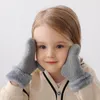 Accessori per capelli Guanti invernali per bambini Guanti da sci caldi per esterni Borsa per bebè in lana Tinta unita 1-6 anni