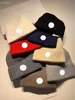 Lüks örme şapka marka tasarımcısı Beanie Cap Erkekler Kadınlar Sonbahar Kış Yün Kafatası Kapakları Sıradan Moda 8 Renk