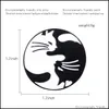 ピンブローチファッション猫ピンブラックホワイト2匹の猫ブローチエナメル自閉症バッジカスタムバッグ服ラペルピンパンクジュエリーギフト博士dh07r